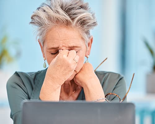 Lees hier meer over het proces van een burn-out en welke hulpmiddelen jou kunnen ondersteunen.