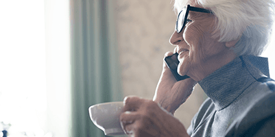 Wat is de makkelijkste telefoon voor senioren? Een senioren klaptelefoon