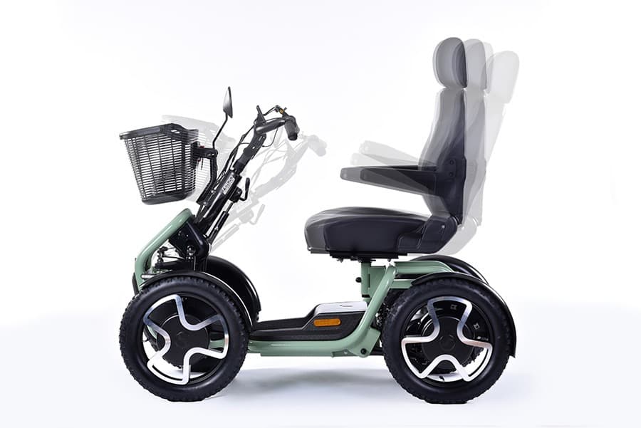 scoozy s800 scootmobiel zijkant verstelbare stoel en verstelbare stuurkolom