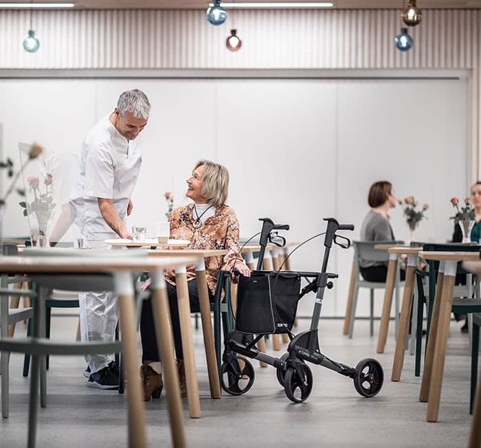 Topro Troja Neuro rollator sfeerbeeld