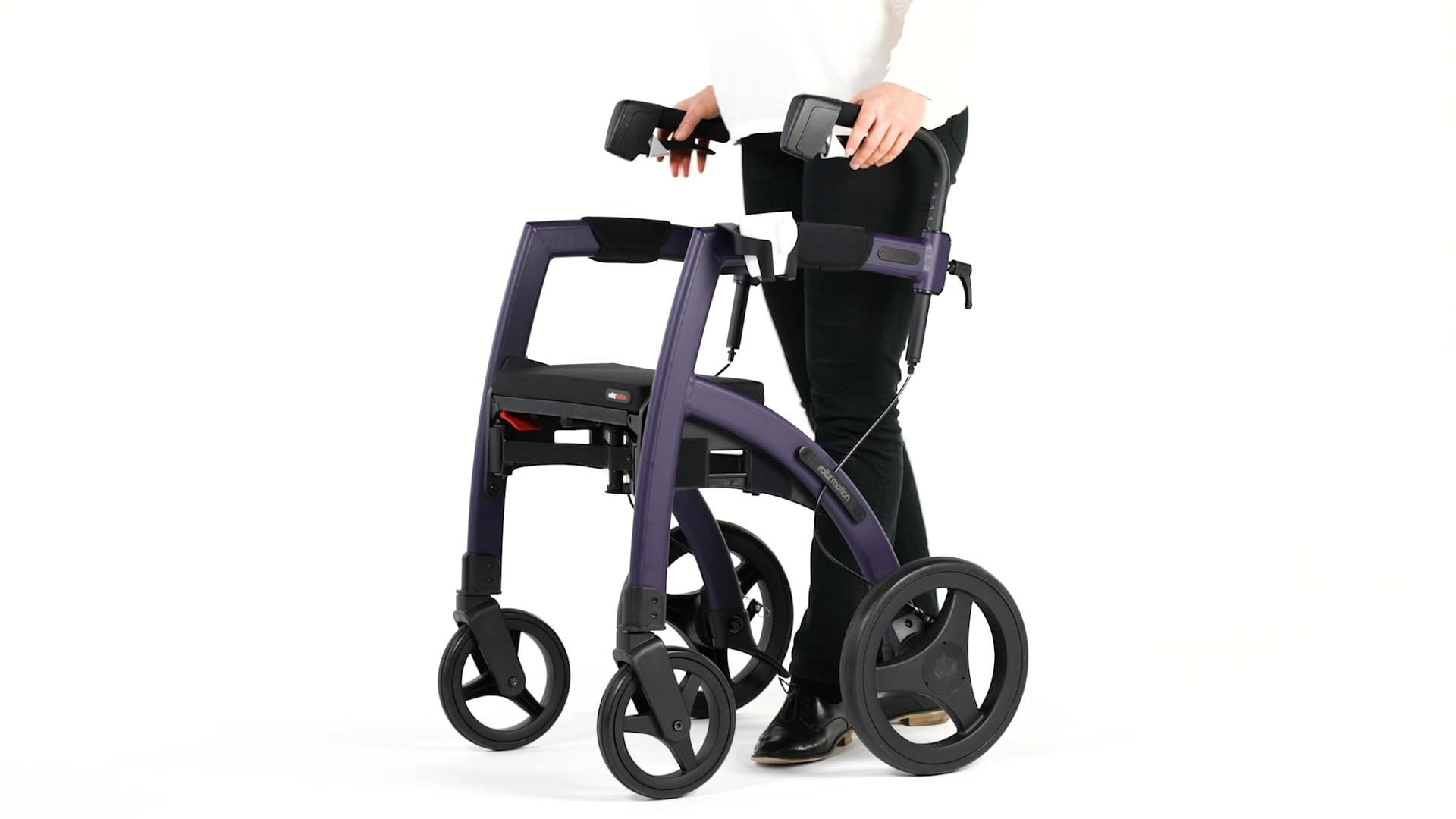 Rolstoel en rollator in 1