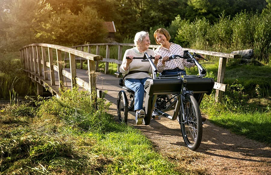 Huka Orthros duofiets zilver zijaanzicht samen fietsen door de natuur