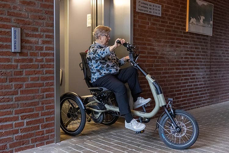 Van Raam Driewielfiets Easy Rider Compact sfeerbeeld past in lift