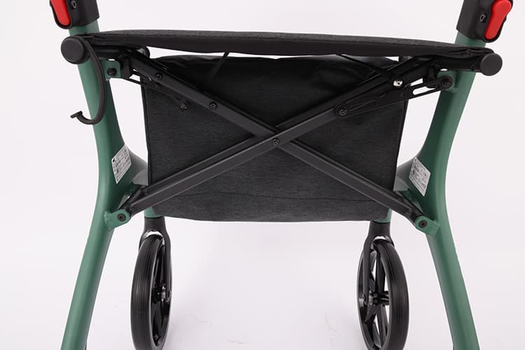 GoMe One rollator lichtgewicht groen met tas en rugband kruisframe detail