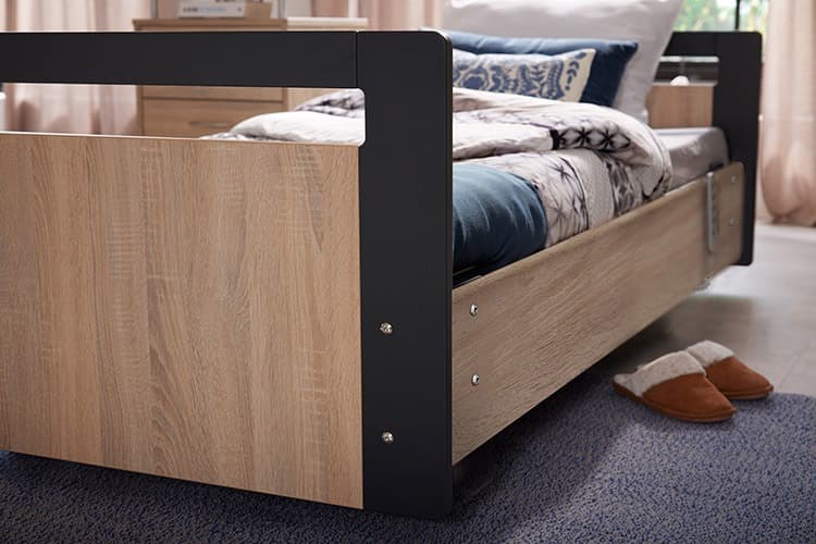 Deron Timeless Care bed bright houten hoog-laagbed sfeerbeeld productzoom