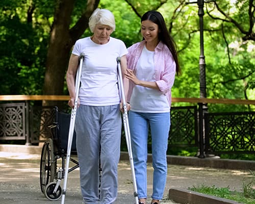 Lees hier welke heupoperaties er zijn en welke hulpmiddelen jou kunnen ondersteunen als je deze operatie ondergaat. Lees hier welke heupoperaties er zijn en welke hulpmiddelen jou kunnen ondersteunen als je deze operatie ondergaat.